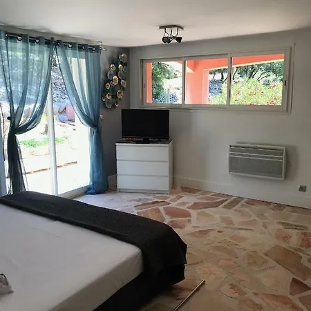 Au Gre Du Sud Alojamento de Acomodação e Pequeno-almoço Puéchabon